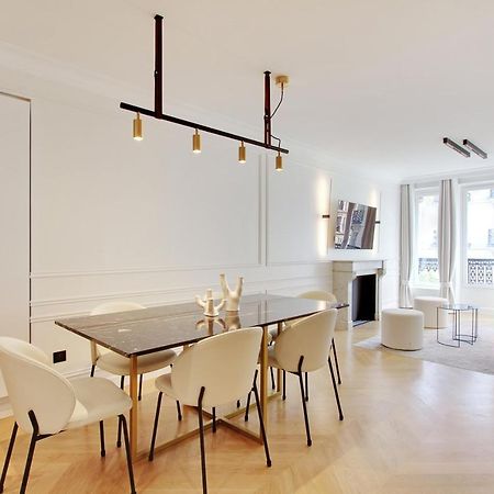 Stunning Apartment With View At The Very Heart Of Париж Екстериор снимка