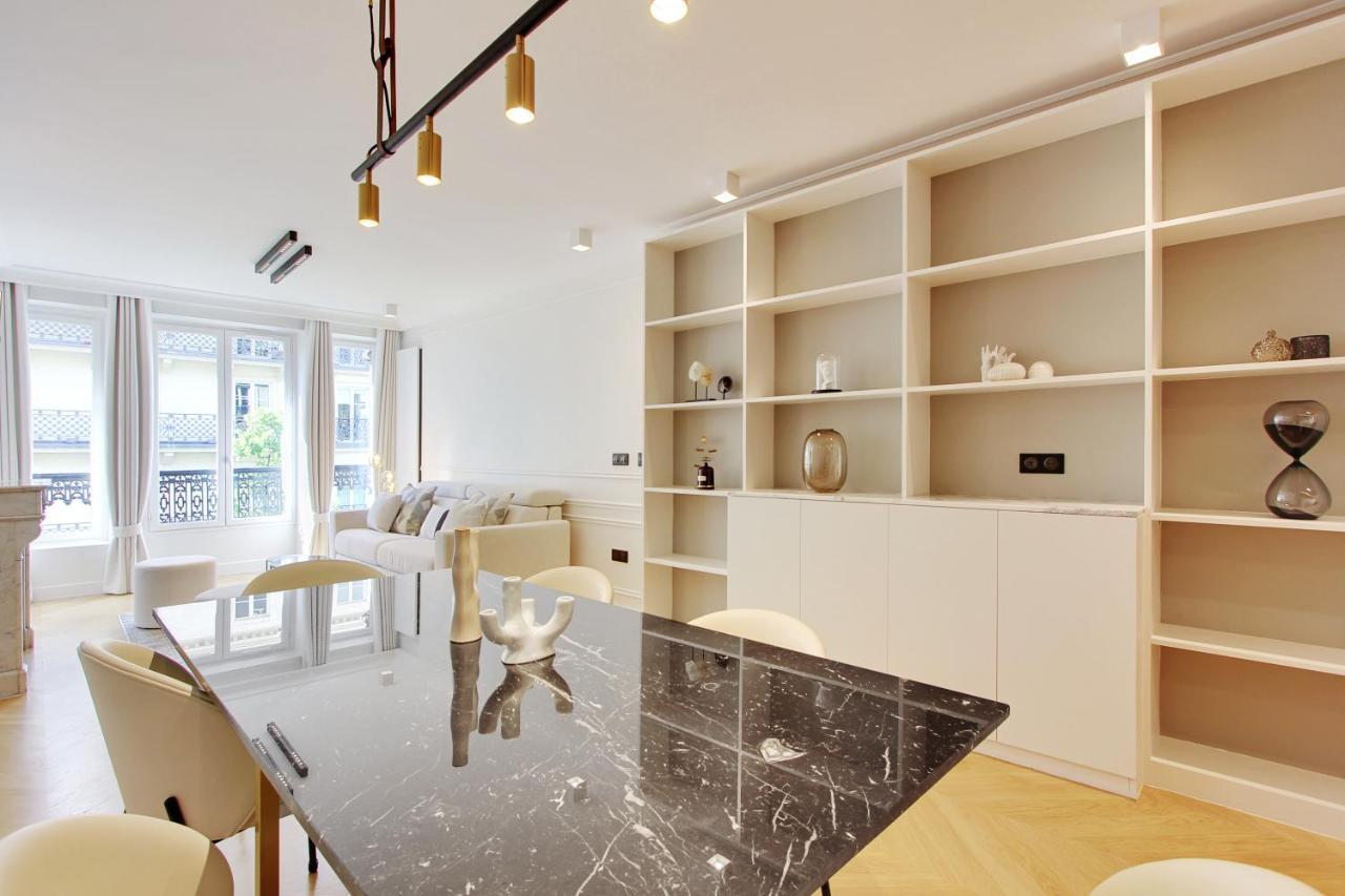 Stunning Apartment With View At The Very Heart Of Париж Екстериор снимка