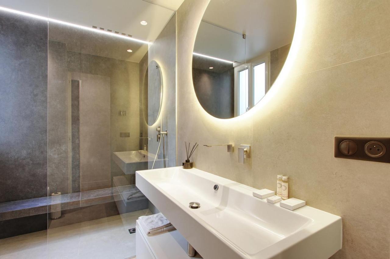 Stunning Apartment With View At The Very Heart Of Париж Екстериор снимка